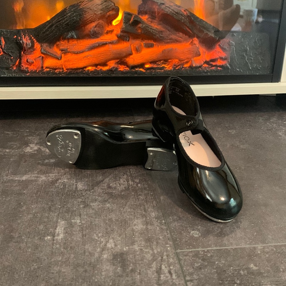 Capezio tap shoe